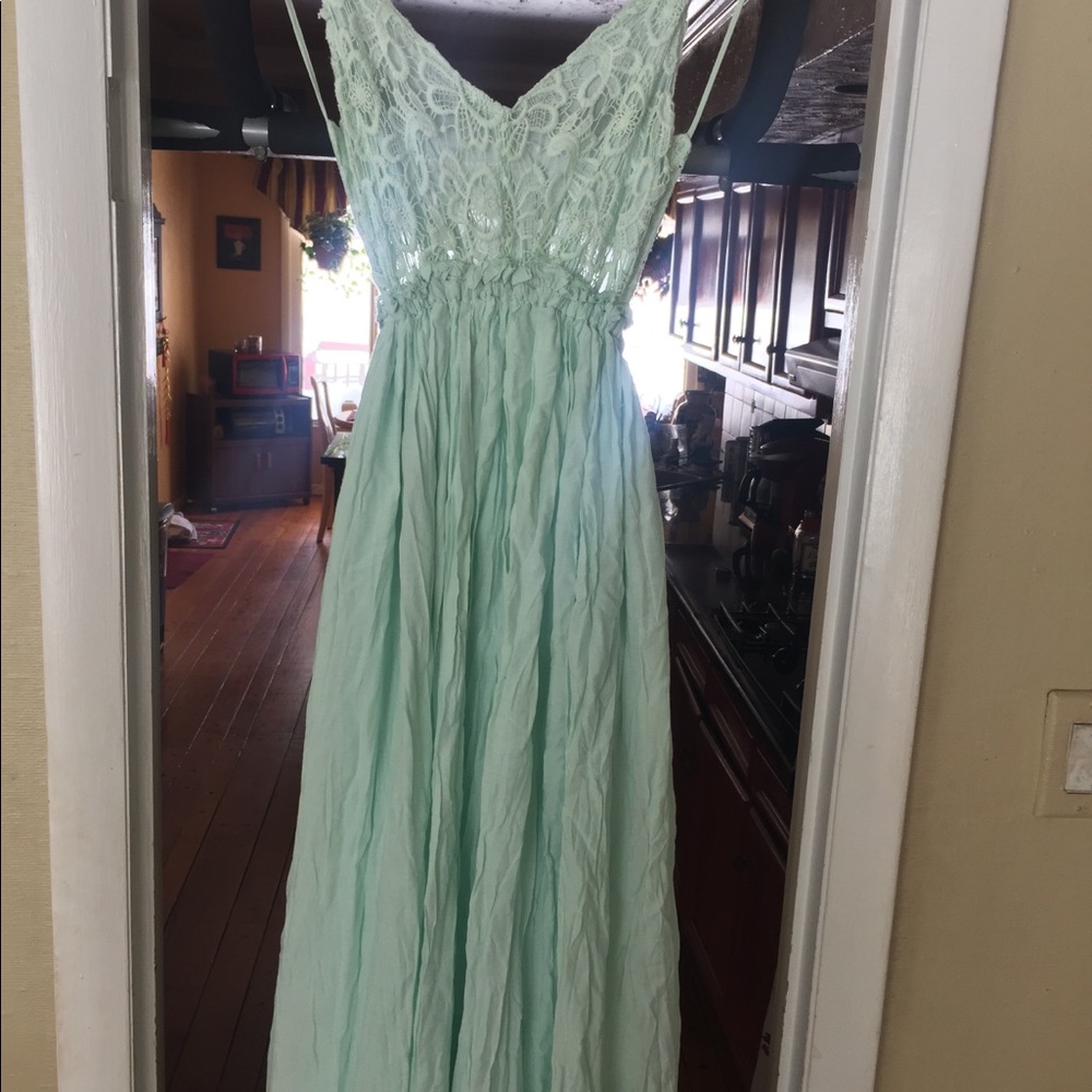 open back & flowy - Picture 2 of 4